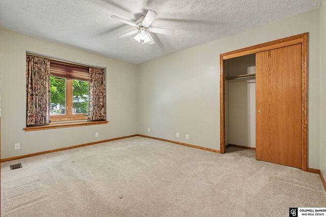 7136 Ivy Lane, La Vista, NE 68128