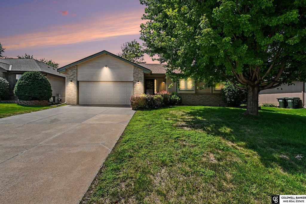 7136 Ivy Lane, La Vista, NE 68128