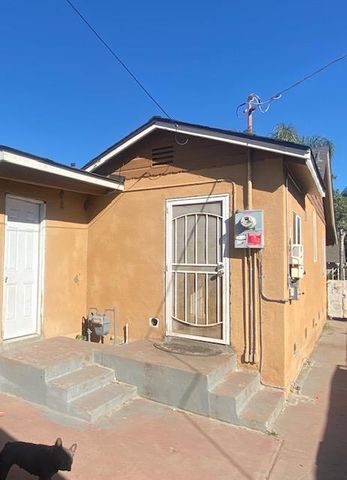 4574 E Illinois Avenue, Fresno, CA 93702