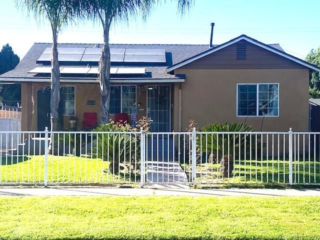 4574 E Illinois Avenue, Fresno, CA 93702