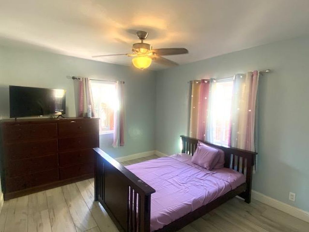 Image 18 of property listing at 4574 E Illinois Avenue, Fresno, CA 93702