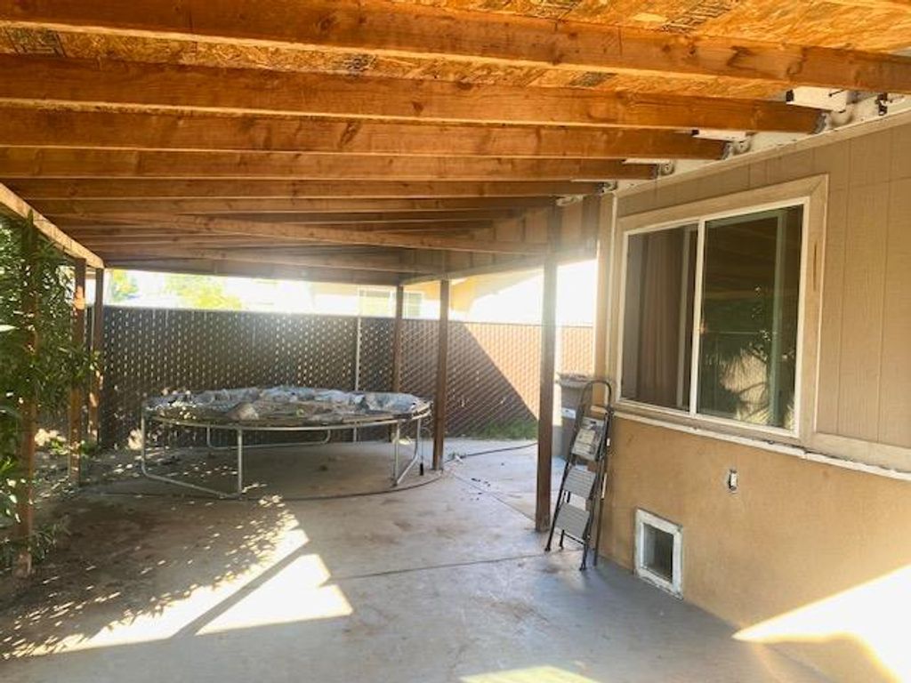 Image 21 of property listing at 4574 E Illinois Avenue, Fresno, CA 93702