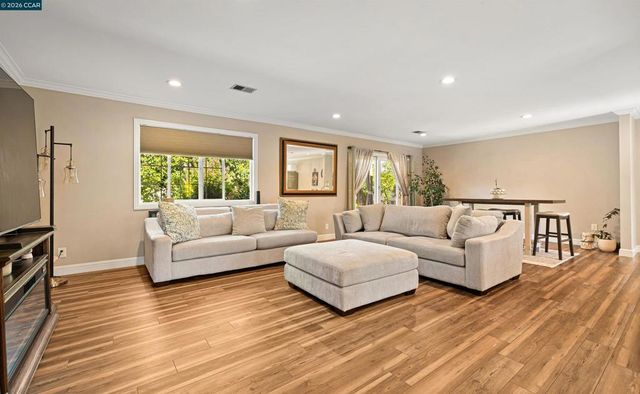 1694 Tammy Ln, Concord, CA 94519