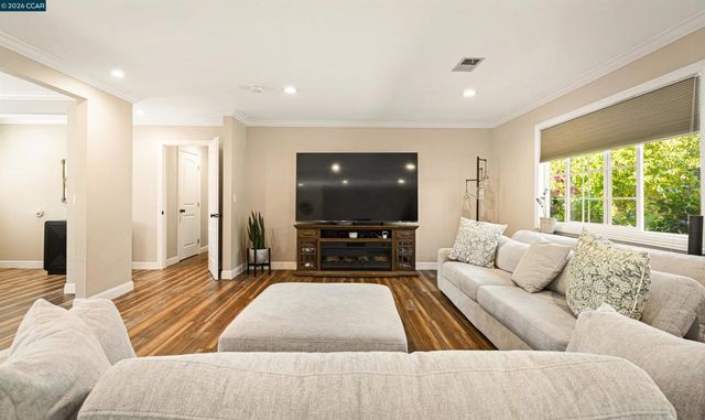 1694 Tammy Ln, Concord, CA 94519