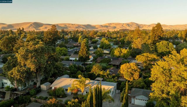 1694 Tammy Ln, Concord, CA 94519
