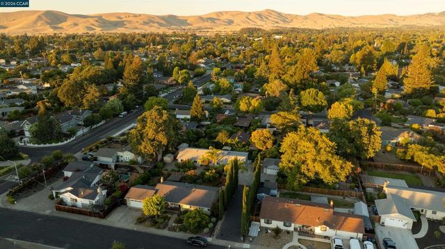 1694 Tammy Ln, Concord, CA 94519