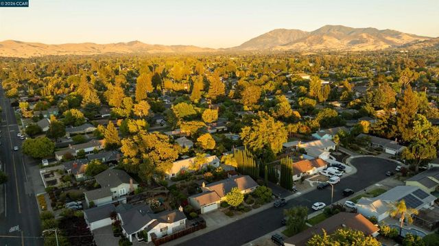 1694 Tammy Ln, Concord, CA 94519