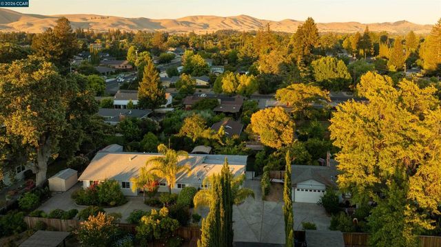 1694 Tammy Ln, Concord, CA 94519