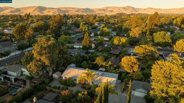 1694 Tammy Ln, Concord, CA 94519