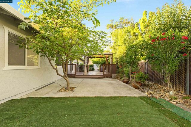 1694 Tammy Ln, Concord, CA 94519