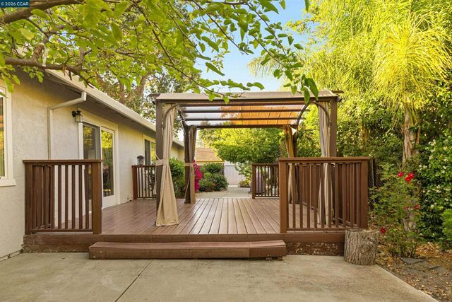 1694 Tammy Ln, Concord, CA 94519