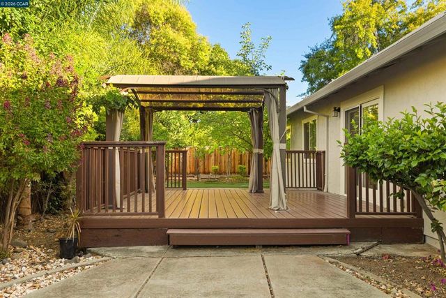 1694 Tammy Ln, Concord, CA 94519