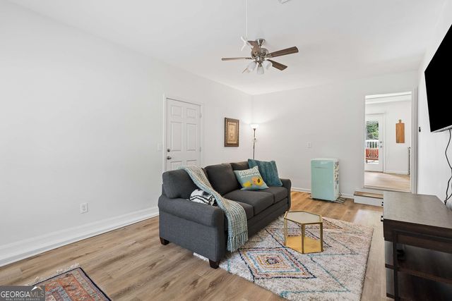 2530 Rolling View Drive SE, Smyrna, GA 30080
