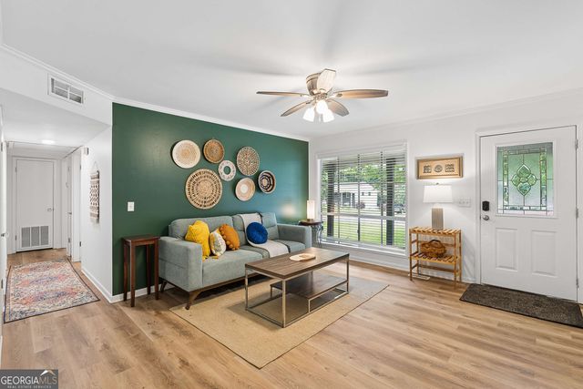2530 Rolling View Drive SE, Smyrna, GA 30080