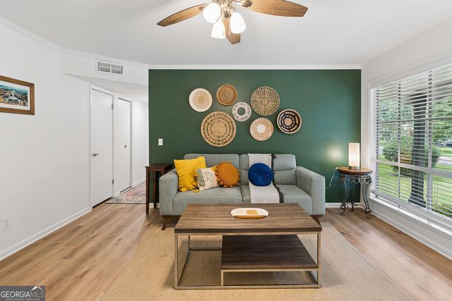 2530 Rolling View Drive SE, Smyrna, GA 30080