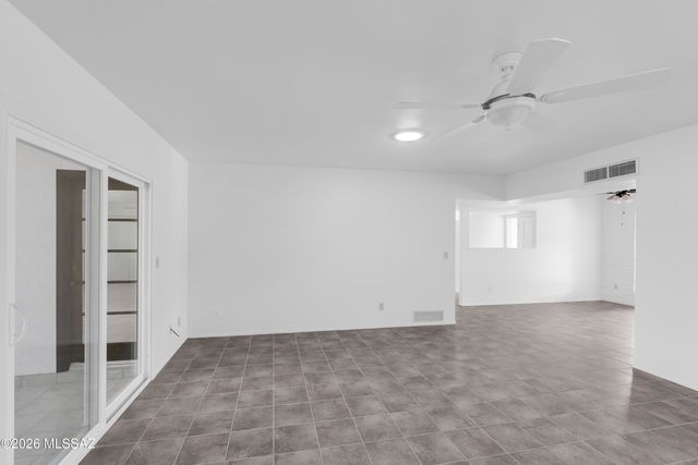 18 W Valle Place, Tucson, AZ 85737