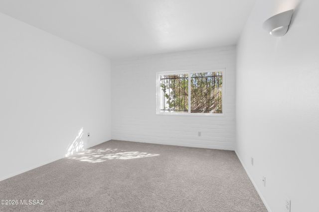 18 W Valle Place, Tucson, AZ 85737