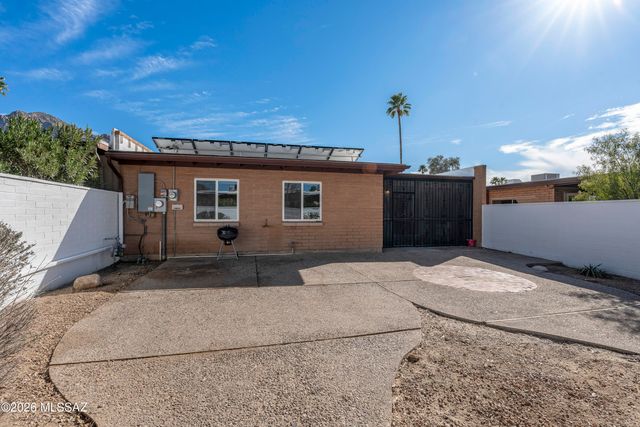 18 W Valle Place, Tucson, AZ 85737