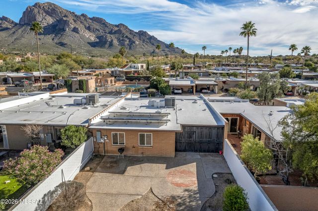 18 W Valle Place, Tucson, AZ 85737