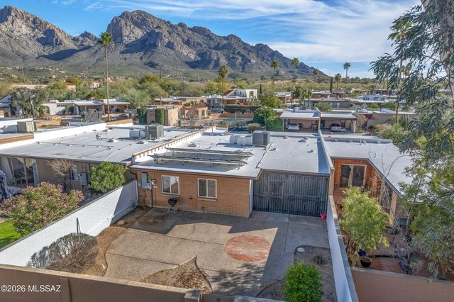 18 W Valle Place, Tucson, AZ 85737