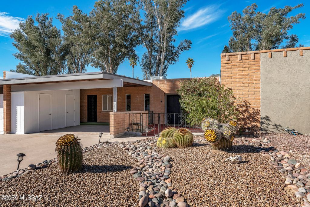 18 W Valle Place, Tucson, AZ 85737