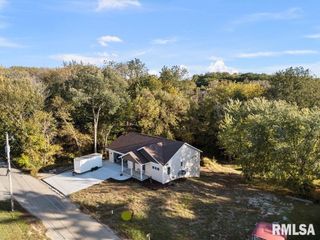 401 OAK Boulevard, Port Byron, IL 61275