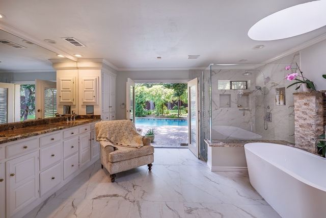 10126 Bridgegate Court, Dallas, TX 75243