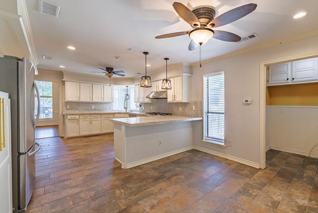 10126 Bridgegate Court, Dallas, TX 75243