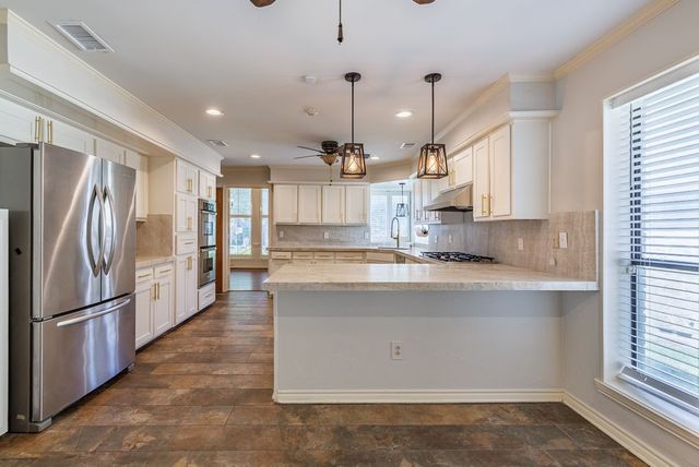 10126 Bridgegate Court, Dallas, TX 75243