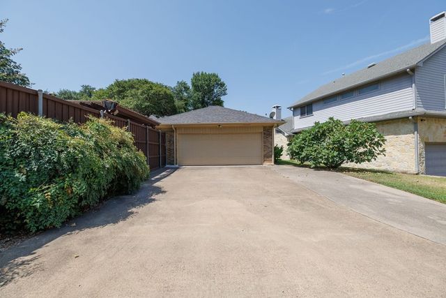 10126 Bridgegate Court, Dallas, TX 75243