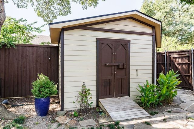 10126 Bridgegate Court, Dallas, TX 75243