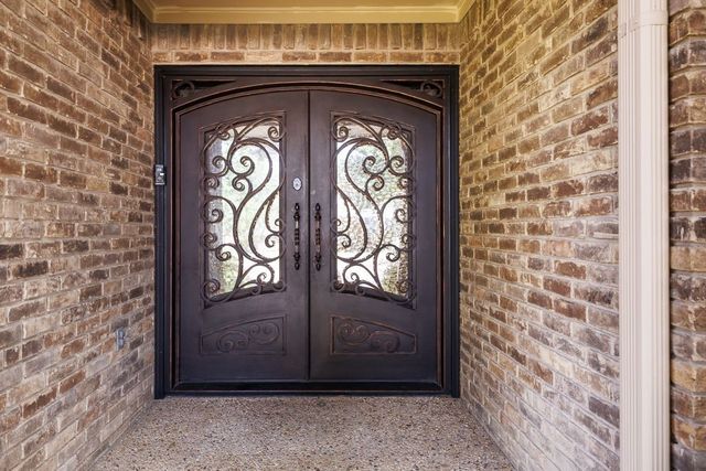 10126 Bridgegate Court, Dallas, TX 75243