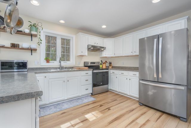 19 Squire Drive, Somersworth, NH 03878
