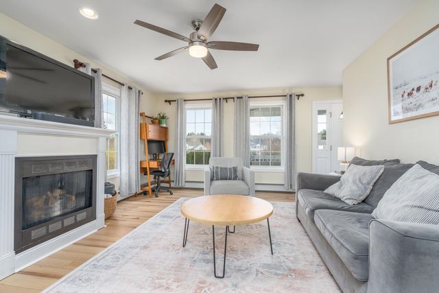 19 Squire Drive, Somersworth, NH 03878