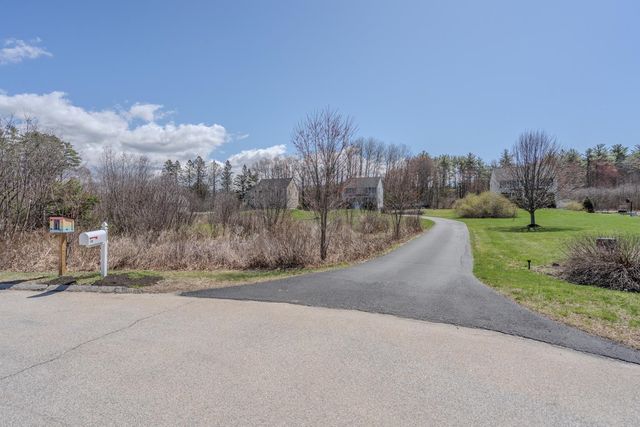 19 Squire Drive, Somersworth, NH 03878
