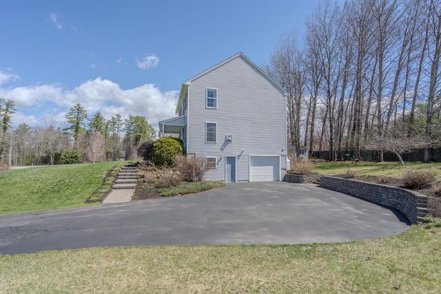 19 Squire Drive, Somersworth, NH 03878