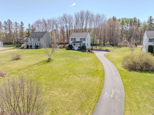 19 Squire Drive, Somersworth, NH 03878