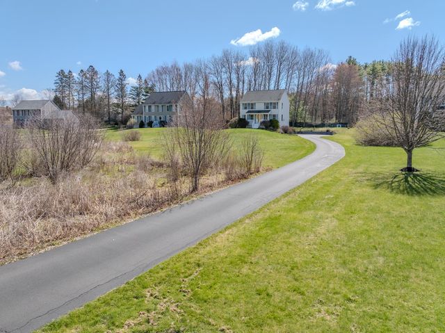 19 Squire Drive, Somersworth, NH 03878