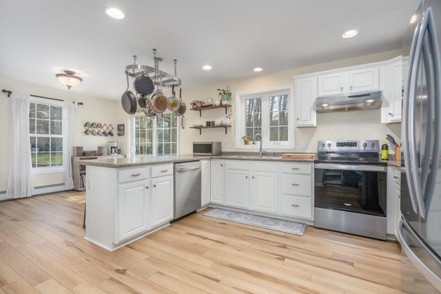 19 Squire Drive, Somersworth, NH 03878