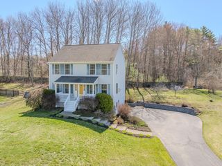 19 Squire Drive, Somersworth, NH 03878