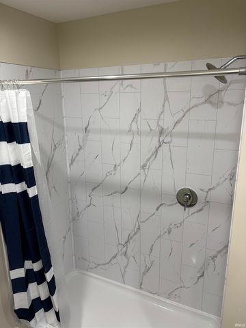 922 N 11TH Street, Decatur, IN 46733