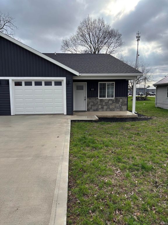 922 N 11TH Street, Decatur, IN 46733