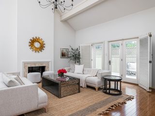 3111 Windsor RD E, Austin, TX 78703