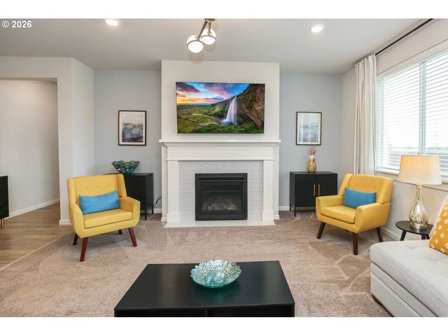 2432 W 15TH Ave, Junction City, OR 97448