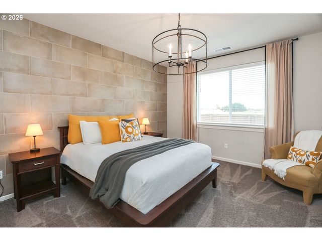 2432 W 15TH Ave, Junction City, OR 97448