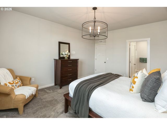 2432 W 15TH Ave, Junction City, OR 97448