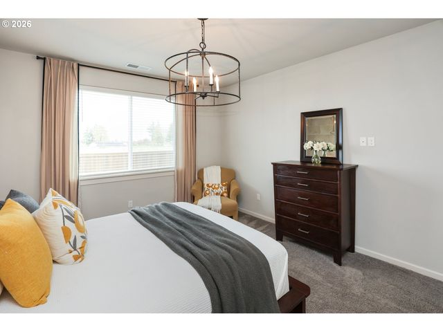 2432 W 15TH Ave, Junction City, OR 97448