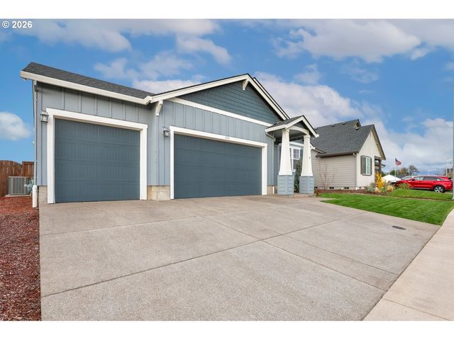 2432 W 15TH Ave, Junction City, OR 97448