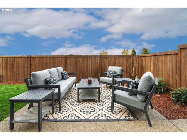 2432 W 15TH Ave, Junction City, OR 97448