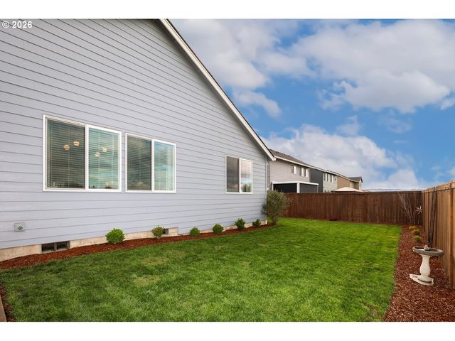 2432 W 15TH Ave, Junction City, OR 97448